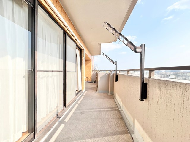 【バルコニー】 | ユニーブル高野台北 | 現在ご返済中のカーローン・カードローン・教育ローンなどを住宅ローンに一本化したり、家具家電購入費用・引越し費用を住宅ローンと組み合わせるなど、お客さまにメリットの多い住宅ローンのご提案が可能です。