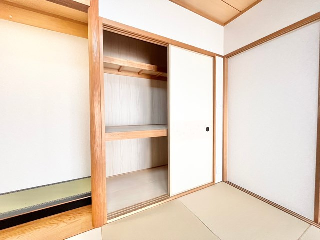 【収納】 | ユニーブル高野台北 | エイブル売買事業部では、箕面市・豊中市・吹田市・池田市・茨木市・高槻市の北摂エリア全域で、物件のご紹介を致しております。北摂エリアにて購入物件をお探しの際は、当社までお問合せ下さいませ。