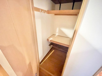 【収納】 | ユニーブル高野台北 | 現在ご返済中のカーローン・カードローン・教育ローンなどを住宅ローンに一本化したり、家具家電購入費用・引越し費用を住宅ローンと組み合わせるなど、お客さまにメリットの多い住宅ローンのご提案が可能です。