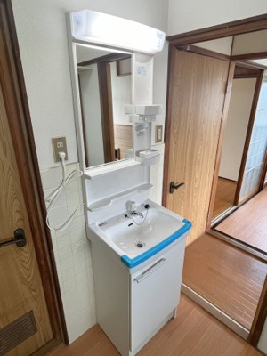 【洗面所】 | 石松デンタルマンション | 洗面台は新品です♪