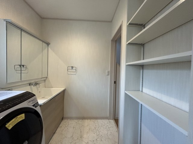 築浅　野田市中野台鹿島町の洗面所