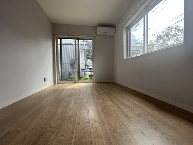 築浅　野田市中野台鹿島町の洋室