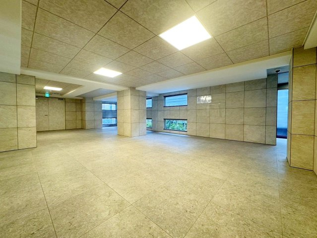 Ｌ－Ｆｏｒｔｅ ＨＩＧＡＳＨＩ ＮＩＰＰＯＲＩのロビー