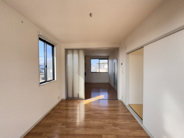 グランドヒルズAの居間・リビング