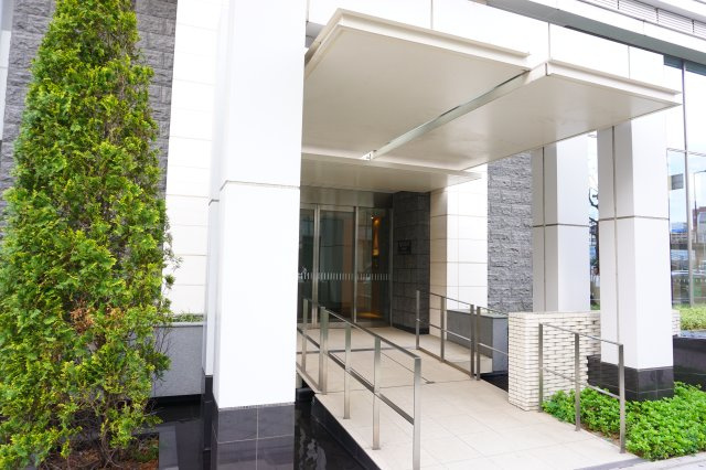 ブランズタワー南堀江のエントランス