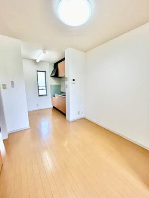 【居間・リビング】 | メゾンブラ・ド・メールA | おしゃれな居間です