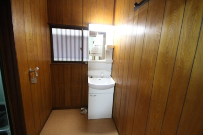 【洗面所】 | 入間郡毛呂山町４DK一戸建 | 1F