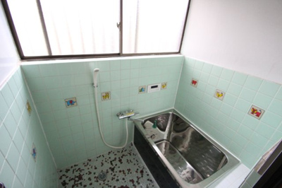 【浴室】 | 入間郡毛呂山町４DK一戸建 | 1F