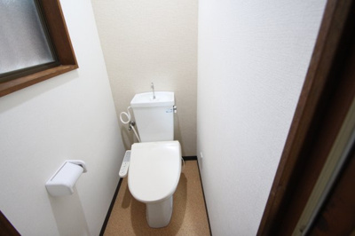 【トイレ】 | 入間郡毛呂山町４DK一戸建 | 1F