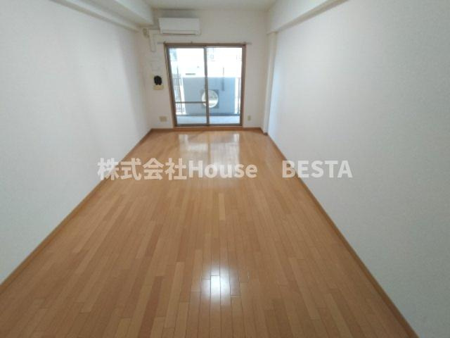 レジディア三宮東の和室