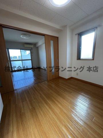 仲介手数料０円！ソラーレ高社の居間・リビング