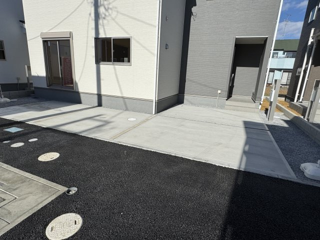 三郷市彦野新築戸建【彦成小学校：6分】の駐車場|4号棟駐車スペース・2台駐車可