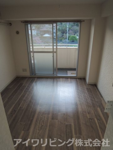 ジュネス桜ヶ丘の洋室|洋室5.5帖【ジュネス桜ヶ丘】