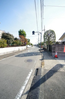 【前面道路含む現地写真】