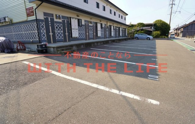 サンマリノ草野【キャッシュバック対象物件】の駐車場|駐車場に車を止められます