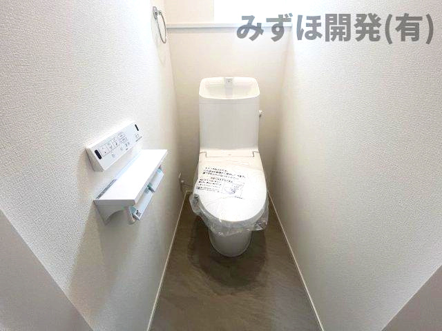 山形市東原町4丁目8-12のトイレ|１階トイレ