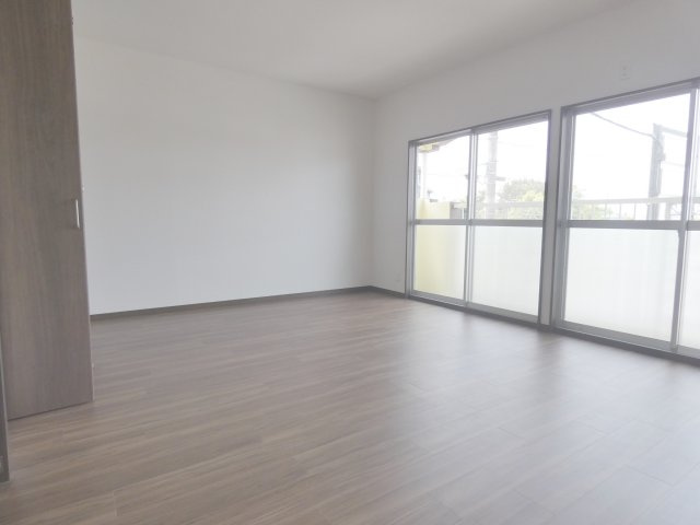 山下様貸店舗の洋室