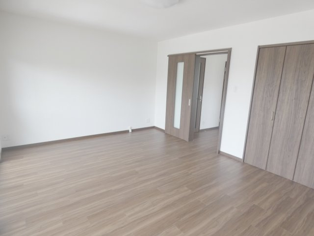 山下様貸店舗の洋室