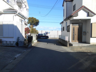 【前面道路含む現地写真】