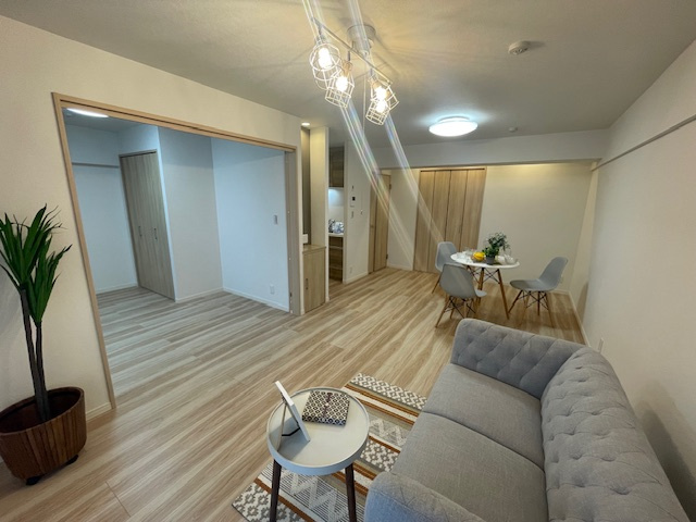 【居間・リビング】ヴェルドミール支倉 