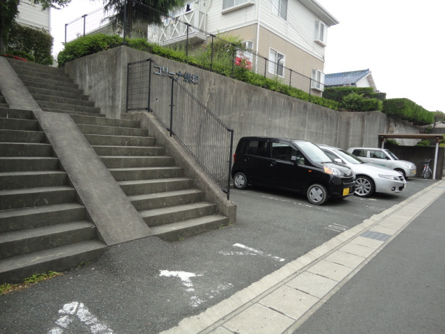 コリーナ蜆塚Aの駐車場