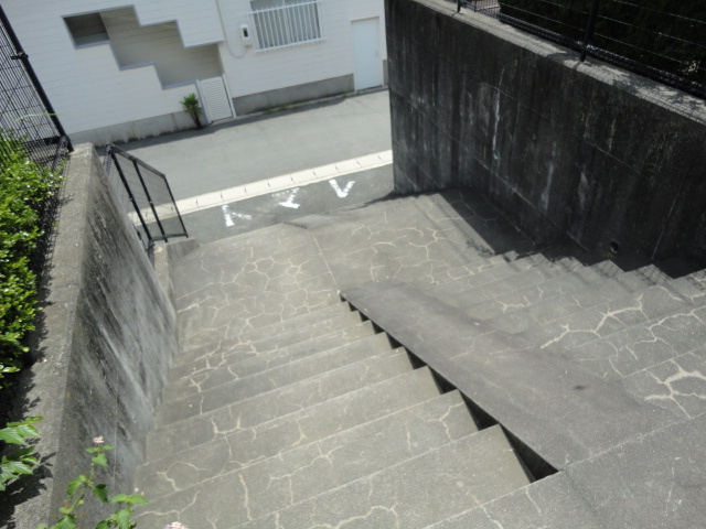 コリーナ蜆塚Aのエントランス