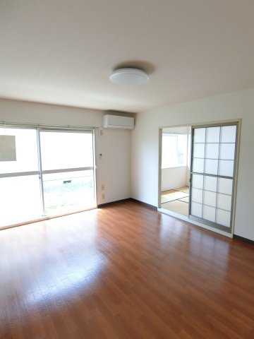 コリーナ蜆塚Aの居間・リビング