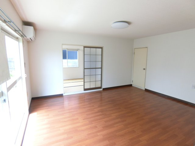 コリーナ蜆塚Aの居間・リビング