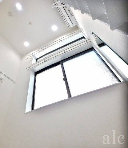 江戸川区西小岩３丁目のアパートの展望|天井の高い、明るいお部屋