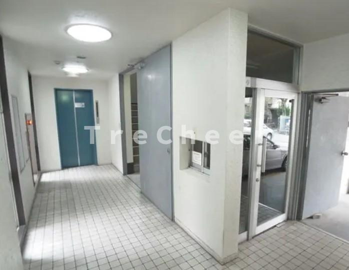 マンション二葉のエントランス