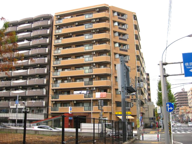 クリオ大通り公園参番館の外観