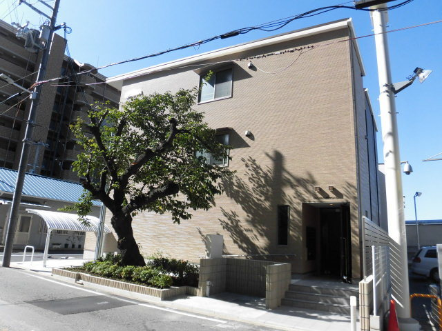 メゾンアイカワ