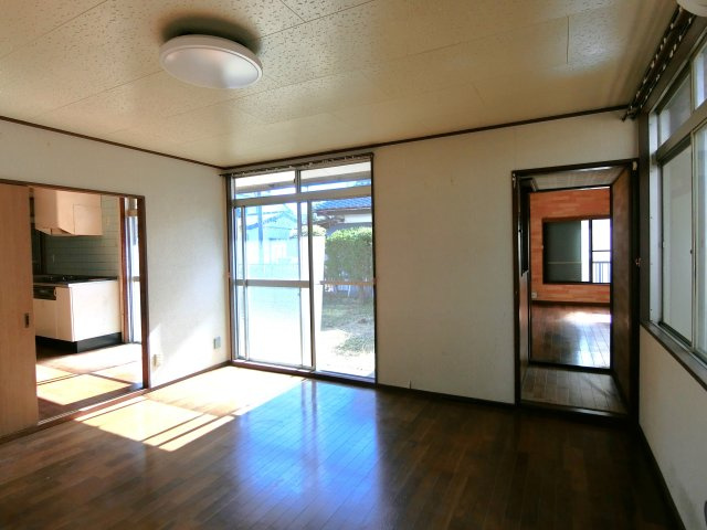 市原貸家２の洋室