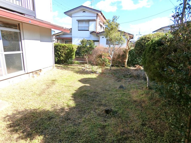 市原貸家２の庭