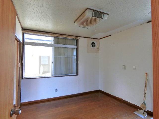 市原貸家２の洋室