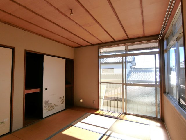 市原貸家２の和室