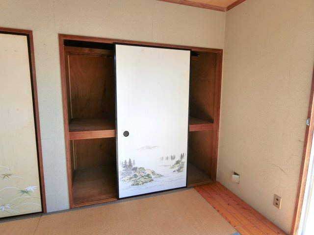 市原貸家２の収納