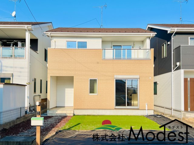 大泉町西小泉の外観|土日祝日はもちろん、お仕事終わり等、夜遅くの見学も可能になりますのでぜひお気軽にお問い合わせ下さい♪