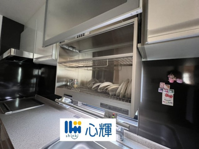 【キッチン】 | 宇部市あすとぴあ５丁目中古2階建4LDK+S | 使わないときには隠せる食器乾燥機は、キッチンが片づきやすくなります。
