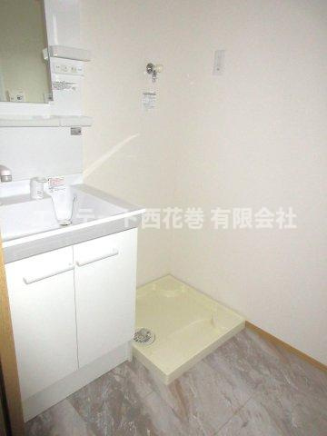 El alivio(エル・アルビオ） Ｄ棟の洗面所|シャワー付き洗面化粧台