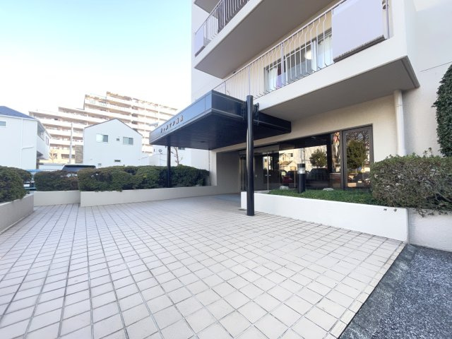 シャルマン南柏のエントランス