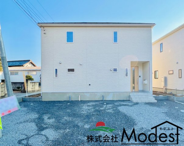 太田市岩松町の外観|年中無休で平日の仕事終わり夜２０時まで受付可能です。
事前のご予約がオススメです。お気軽にお問い合わせください。