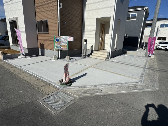 三郷市彦野新築戸建【彦成小学校：6分】の駐車場|1号棟駐車スペース・2台駐車可