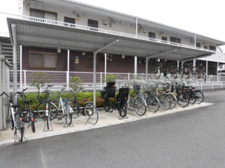 【駐車場】 | 屋根付きの駐輪場です。