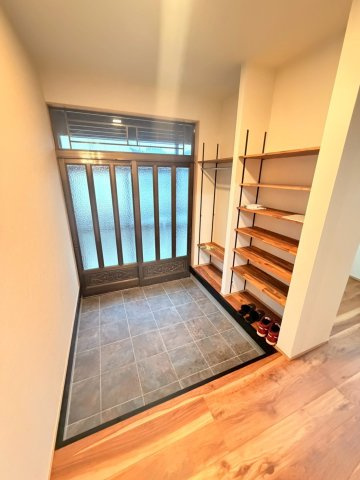 柏崎市春日レントハウスの玄関