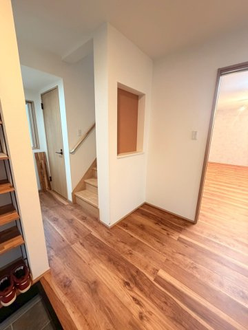 柏崎市春日レントハウスの居間・リビング