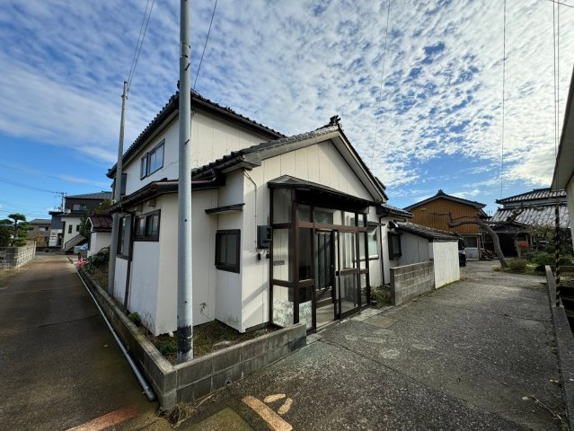 柏崎市春日レントハウスの外観