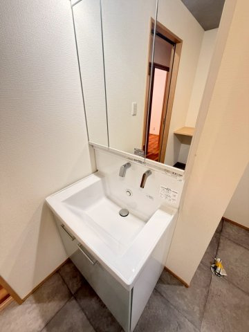 柏崎市春日レントハウスの洗面所