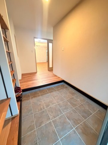 柏崎市春日レントハウスの玄関