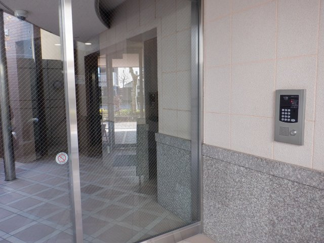 レヂオンス巣鴨のエントランス